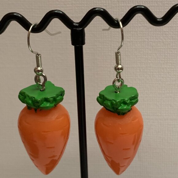 Carrot Earring, Vegetable Earring, Funny Food Earring, Easter Earring, Gift Idea - Picture 5 of 5